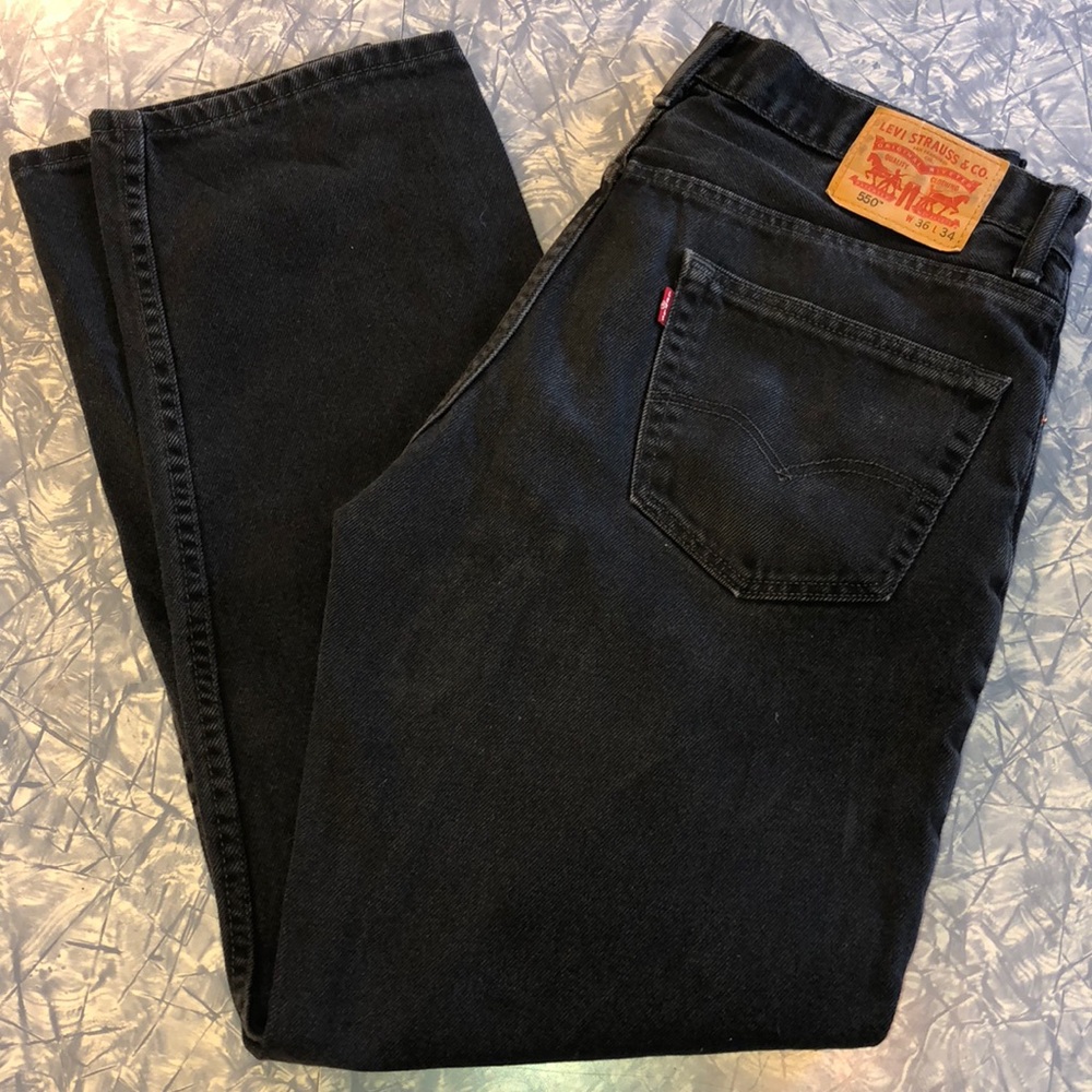 Black Levi’s 550 Jeans